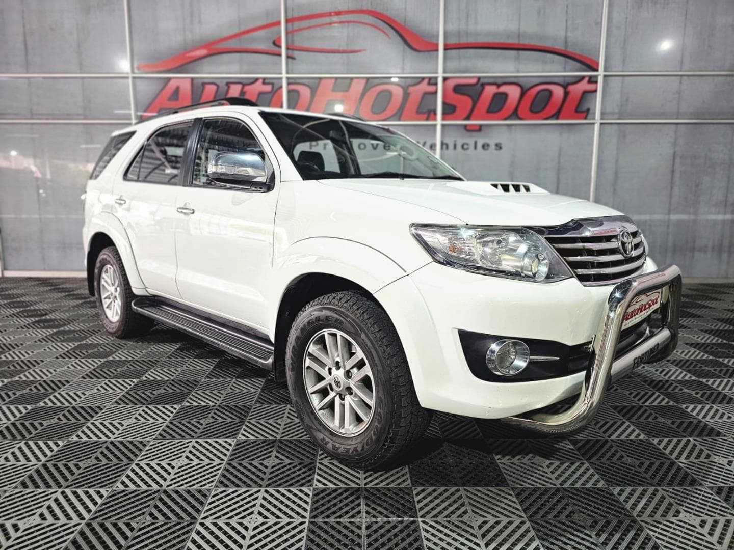 2015 Toyota Fortuner 2.5D-4D – photo 2