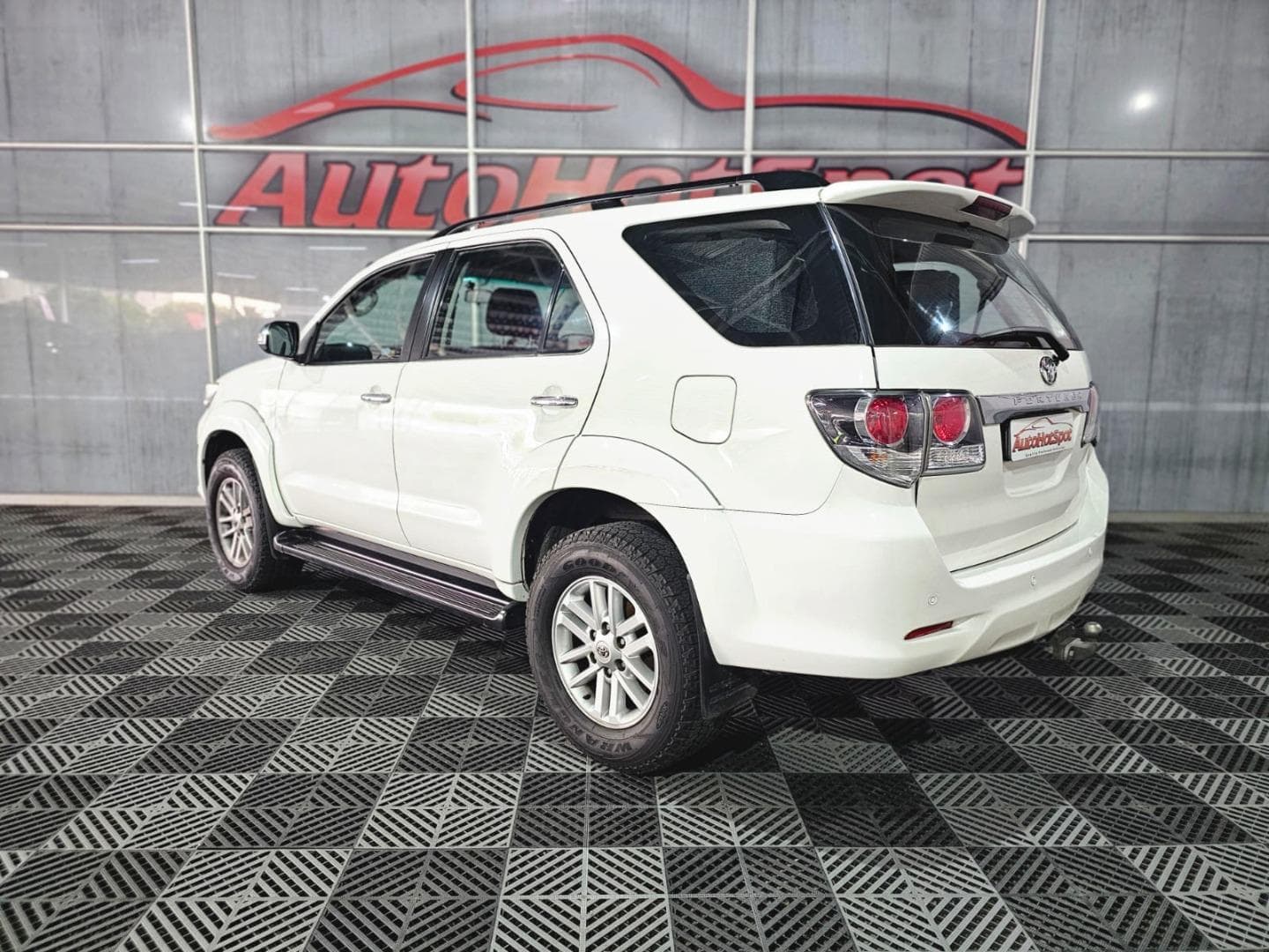 2015 Toyota Fortuner 2.5D-4D – photo 4