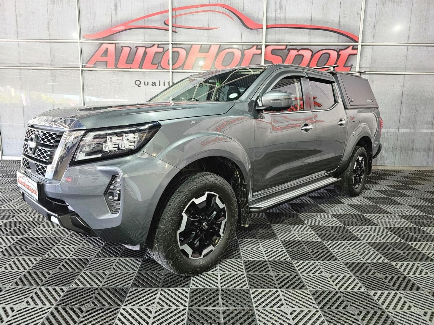 2021 Nissan Navara 2.5DDTi Double Cab LE – photo 1 of 13